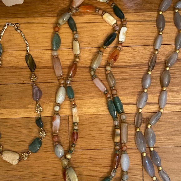 Lot of 4 Vintage Natural Polished Stone Beaded Necklaces. Good Condition. - Picture 6 of 16